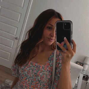 Meet your Posher, Alexis